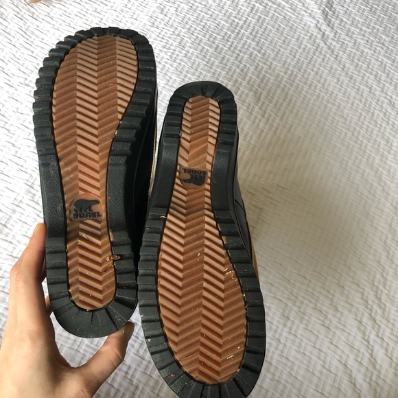 Sorel boots - Picture 4 of 7